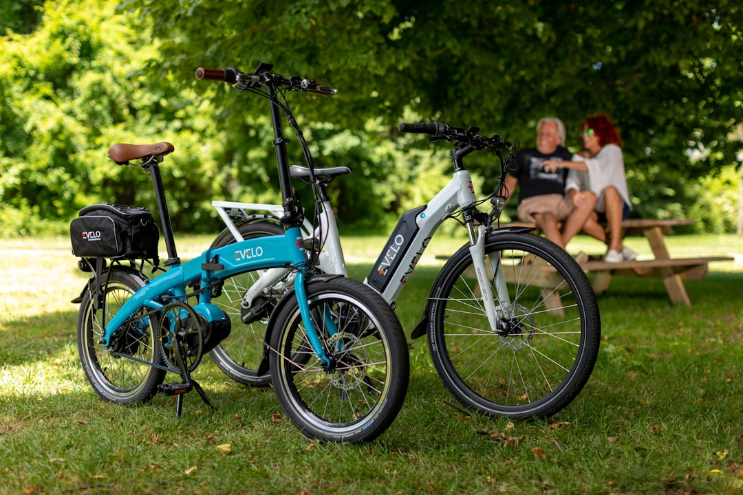 découvrez notre sélection de motos électriques, alliant performance, écologie et innovation. profitez d'une conduite silencieuse et révolutionnaire tout en respectant l'environnement. idéales pour les trajets urbains et les aventures sur route, ces motos vous offrent une autonomie impressionnante et des technologies de pointe.