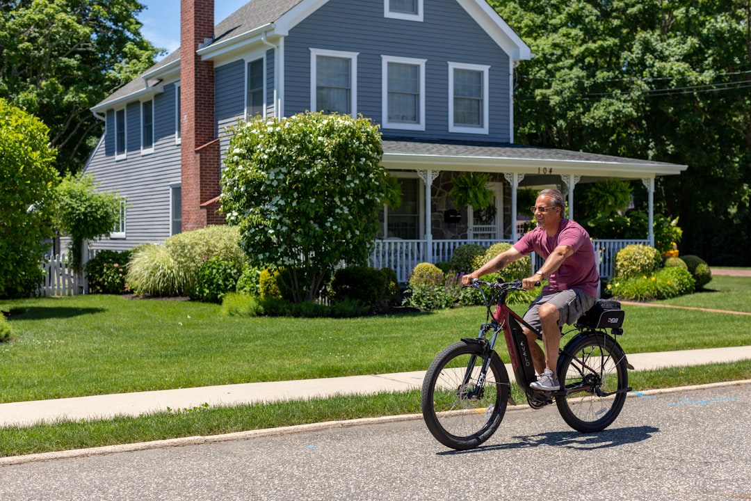 découvrez la moto électrique, un moyen de transport innovant et écologique qui allie performance, élégance et respect de l'environnement. transformez vos déplacements avec cette alternative moderne et durable.