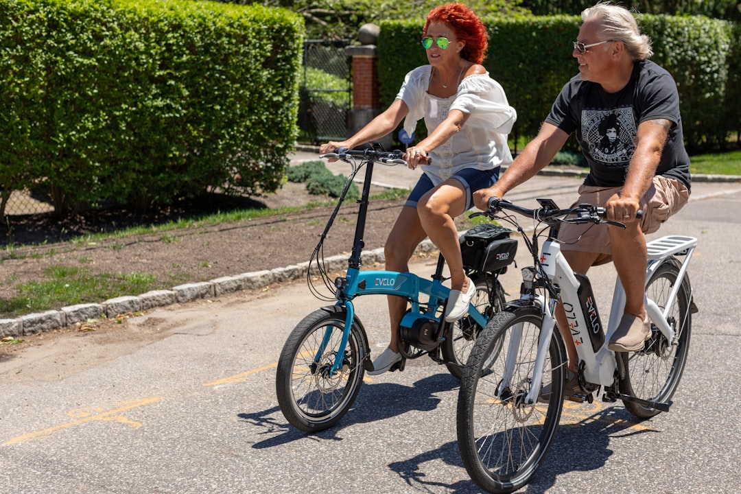 découvrez l'avenir de la mobilité avec notre sélection de motos électriques. écologiques, économiques et performantes, ces deux-roues offrent une expérience de conduite inégalée tout en respectant l'environnement.