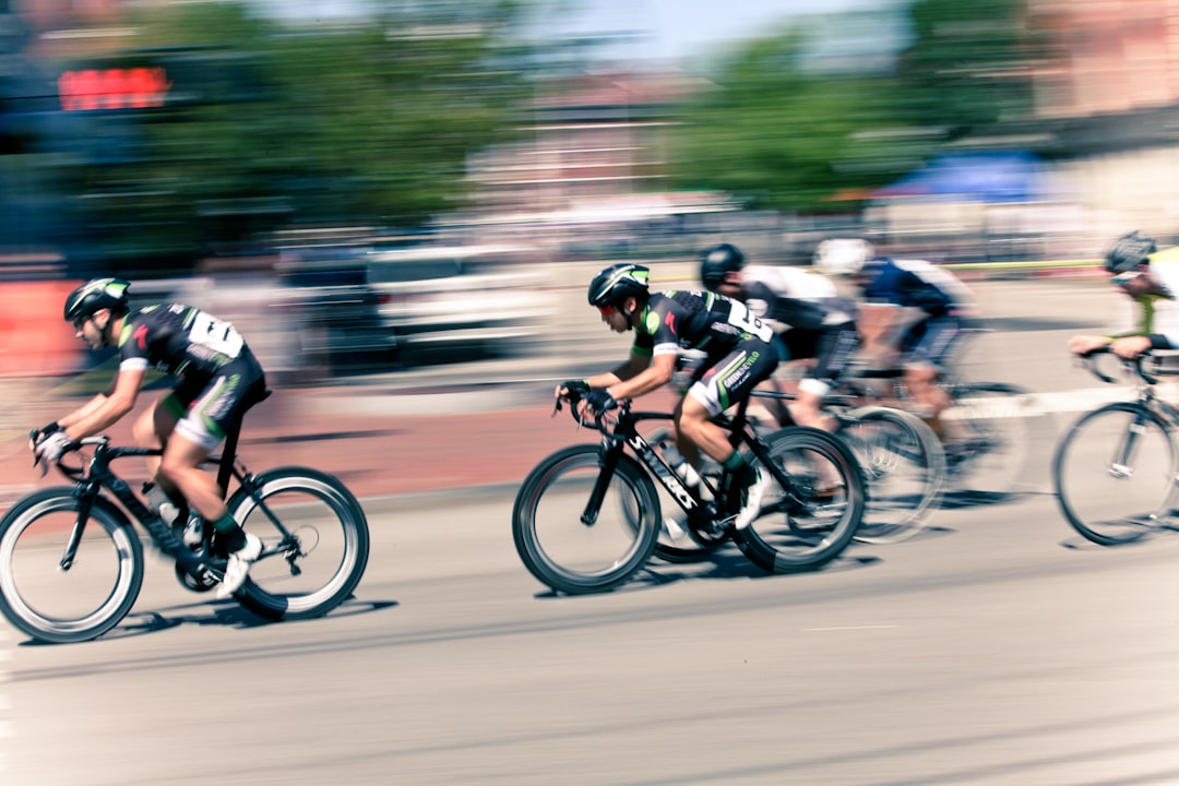 découvrez notre sélection de motos sportives conçues pour la performance et le plaisir de conduire. profitez de la puissance, de la légèreté et du style qui font des sport bikes l'option idéale pour les passionnés de vitesse. explorez des modèles innovants et adaptés à tous les niveaux d'expérience.