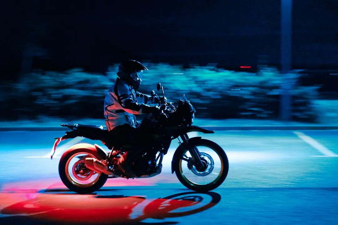 découvrez notre sélection d'équipements de moto de qualité, allant des vêtements de protection aux accessoires essentiels. assurez-vous d'être en sécurité et style sur la route grâce à notre gamme de produits conçus pour tous les passionnés de moto.